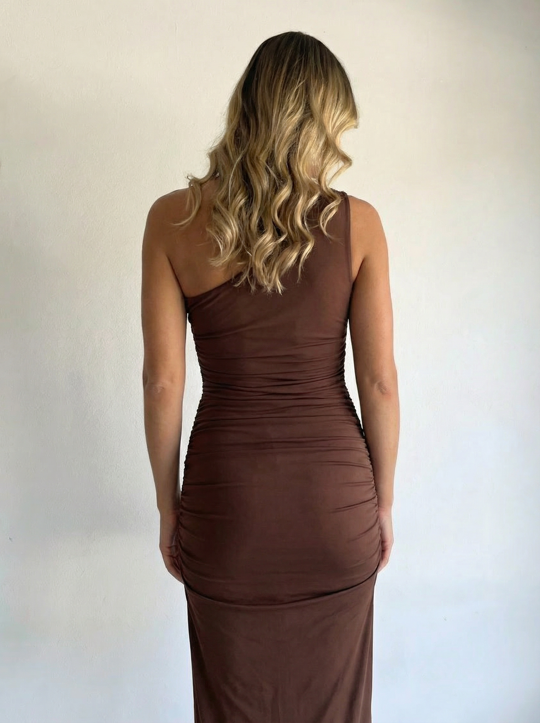 Hervé Léger The Ruched Jersey One Shoulder Midi Dress