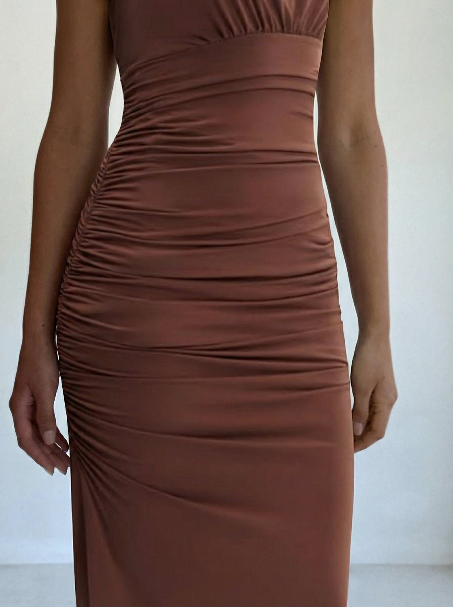 Hervé Léger The Ruched Jersey One Shoulder Midi Dress